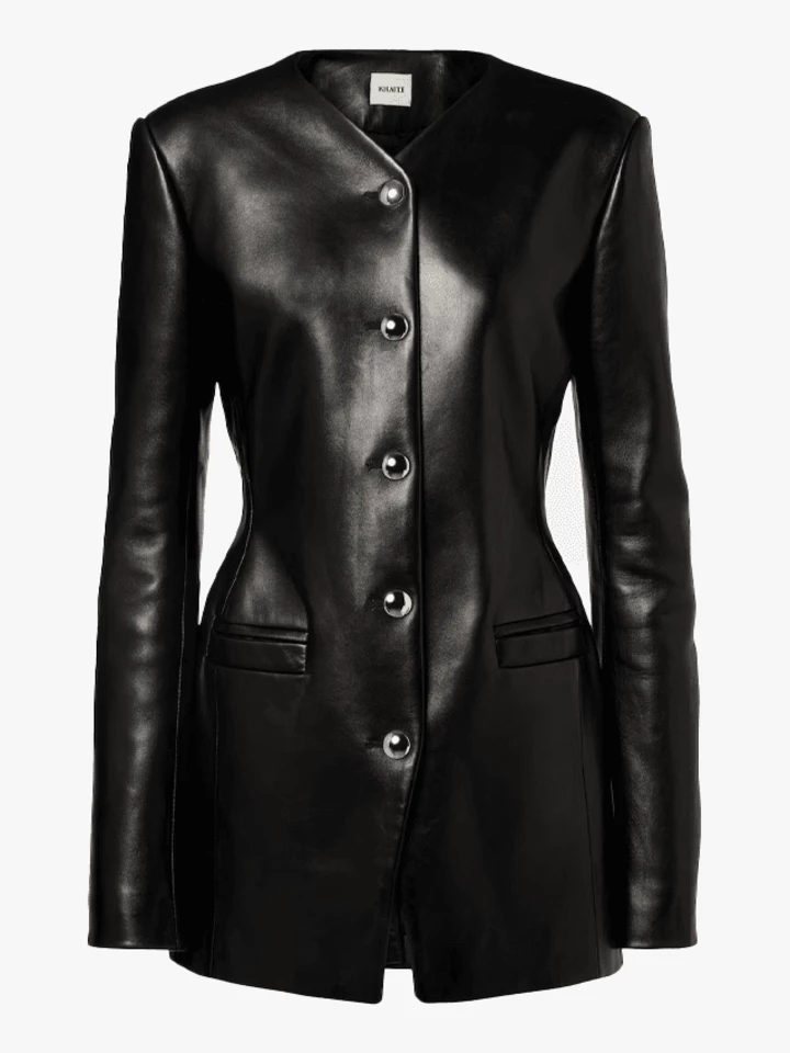 Від косух до об'ємного бомбера: 8 найактуальніших шкіряних курток сезону 2026, які варті уваги
11