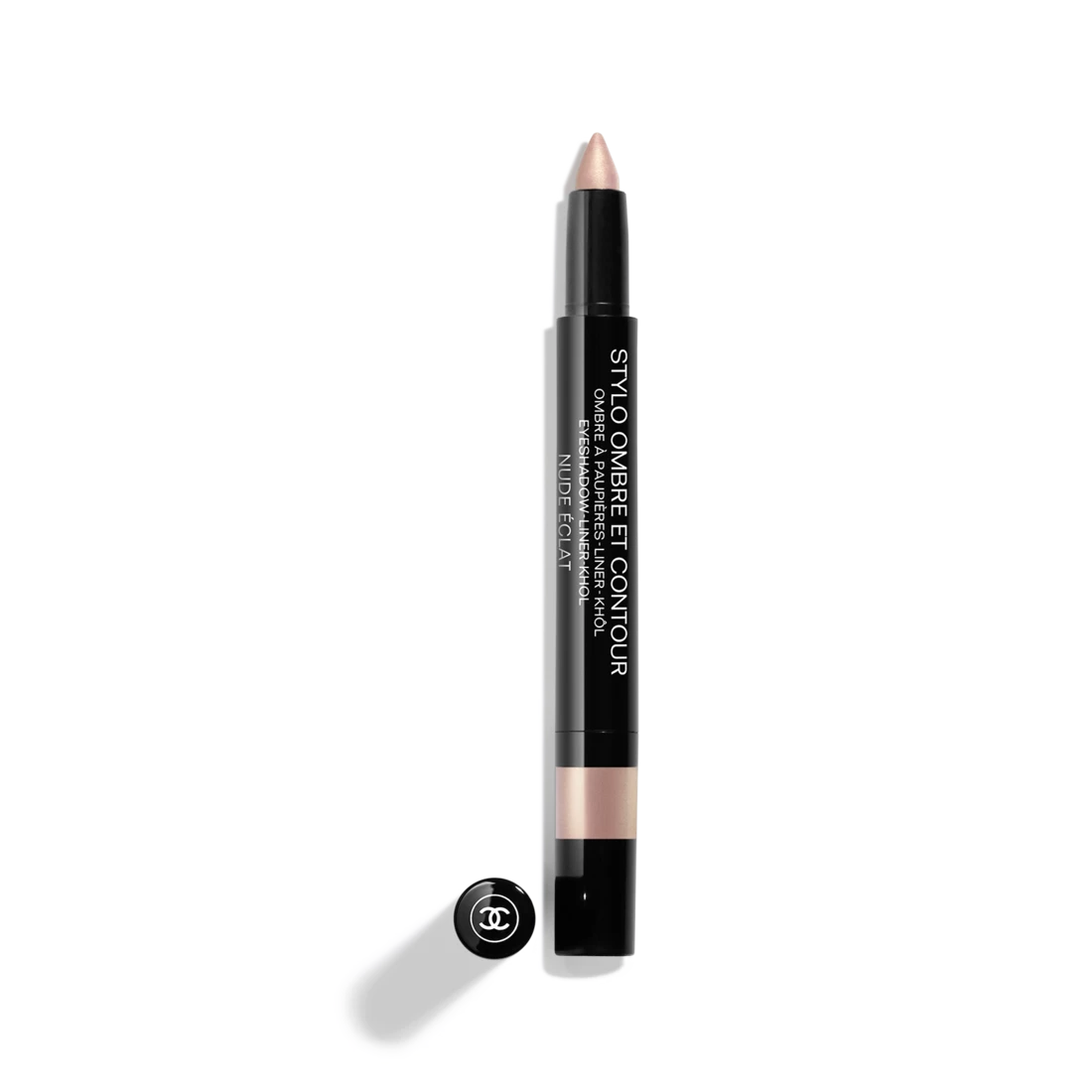 Відтворення косметичних луків з нью-йоркського дефіле Chanel.
13