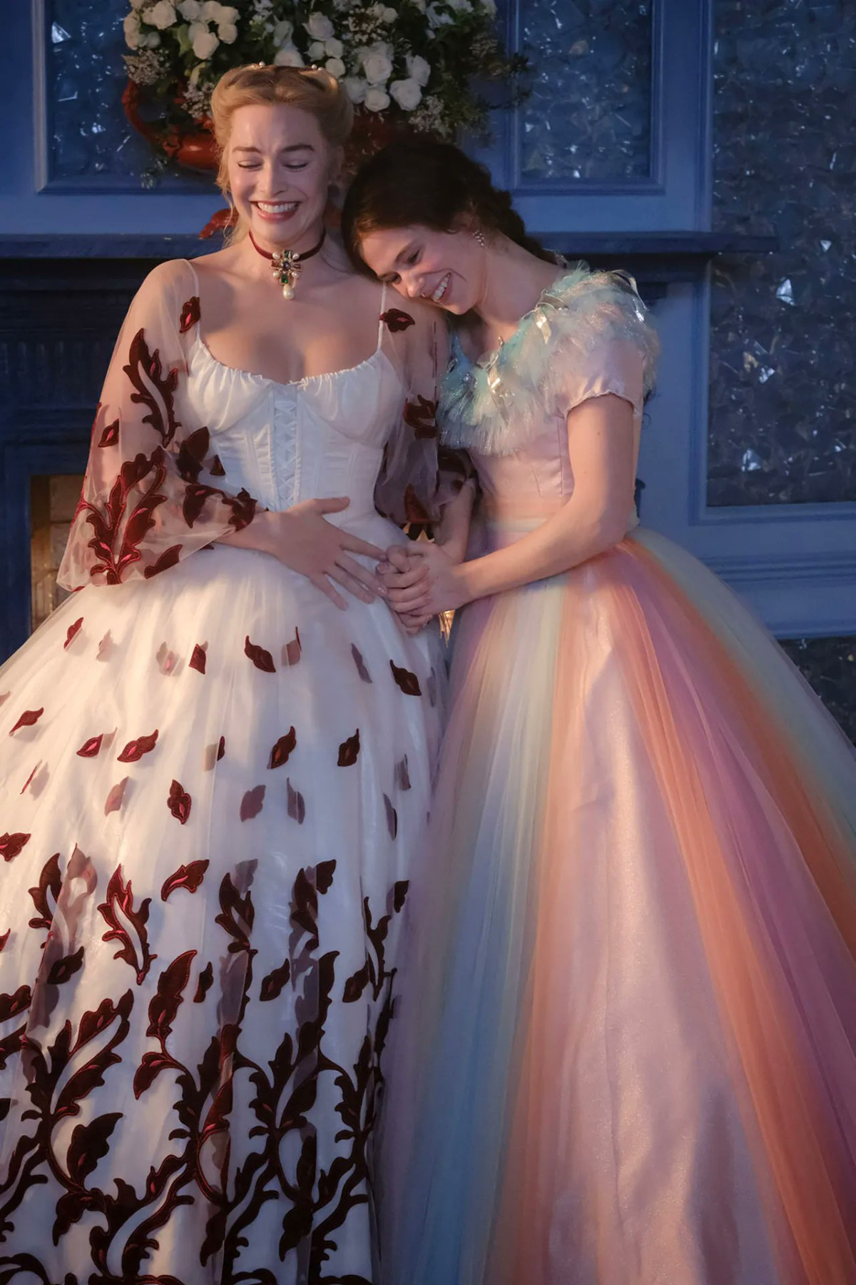 "Грозовий перевал": костюми з Роббі збурили обговорення до виходу фільму.
4