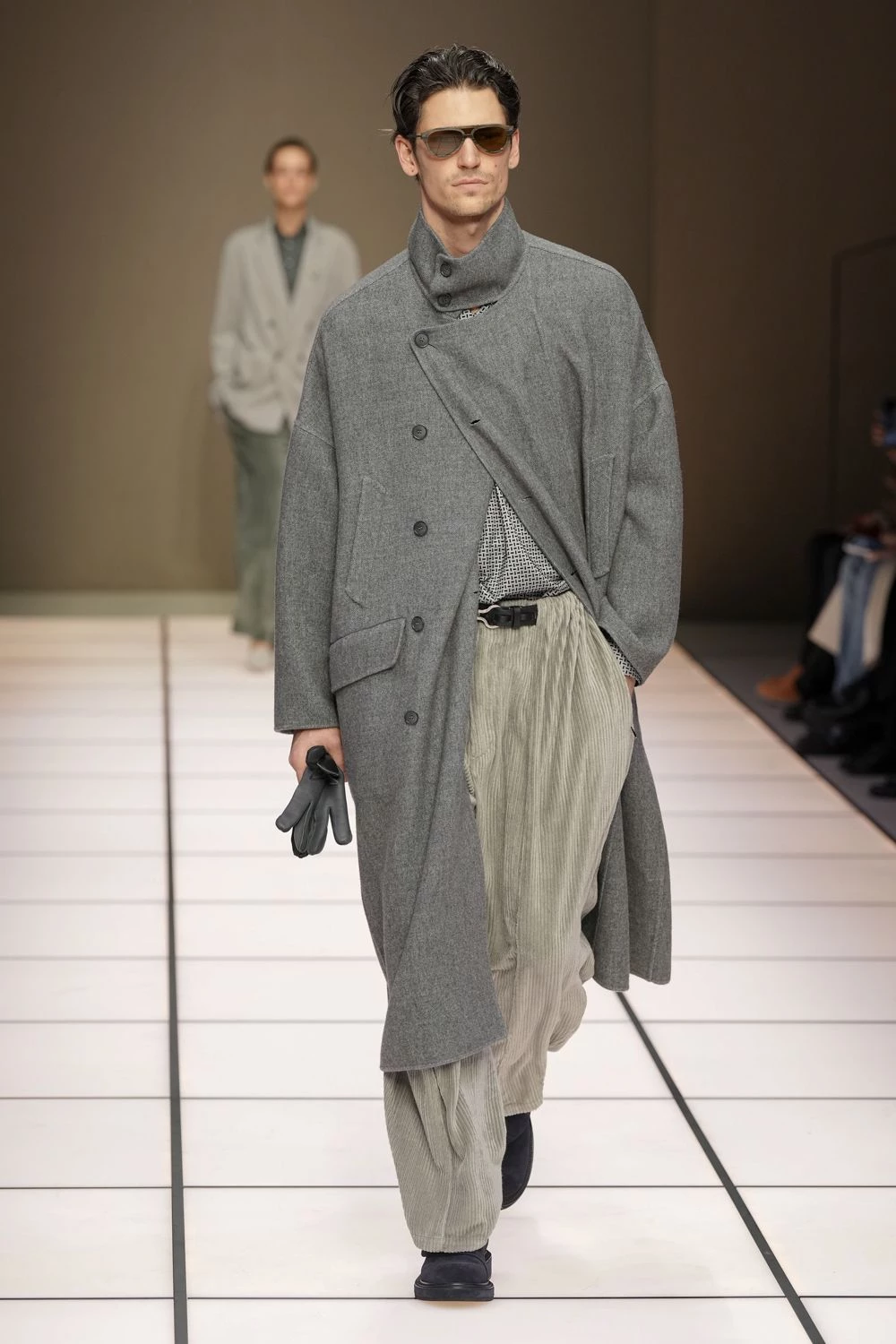 Джорджіо Армані слідом за Армані: як майбутня чоловіча збірка осінь-зима 2026/2027 по-новому тлумачить класичний стиль
2