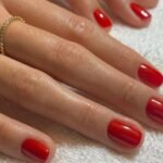 Топ 12 невмирущих кольорів для ваших нігтів.