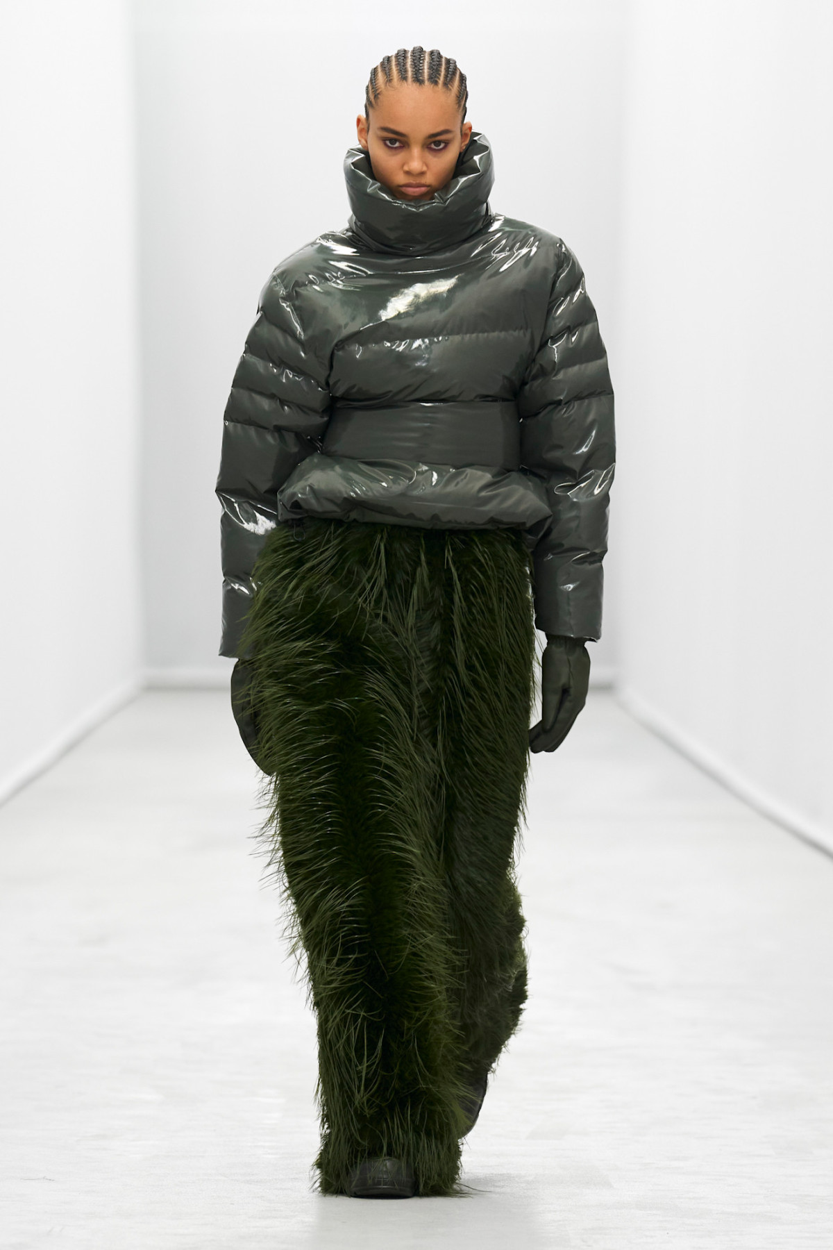 З чим комбінувати зимовий пуховик у 2026: наймодніші поєднання сезону
3