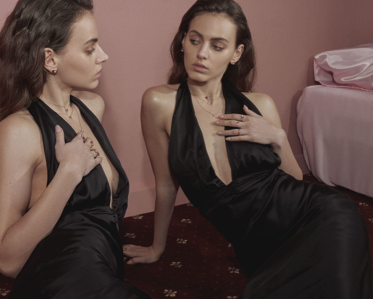 SOVA LOVERS: ювелірні вироби з синтетичними сапфірами у двох кольорах кохання
0