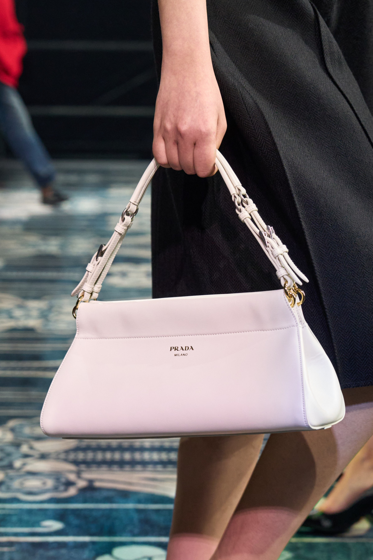 Наймодніші варіанти замість традиційної чорної сумки для поповнення гардеробу у 2026.
8