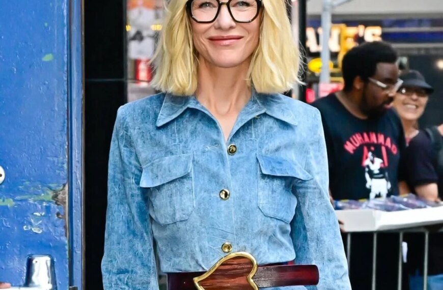 19 чудових зачісок для жінок за 50 в окулярах