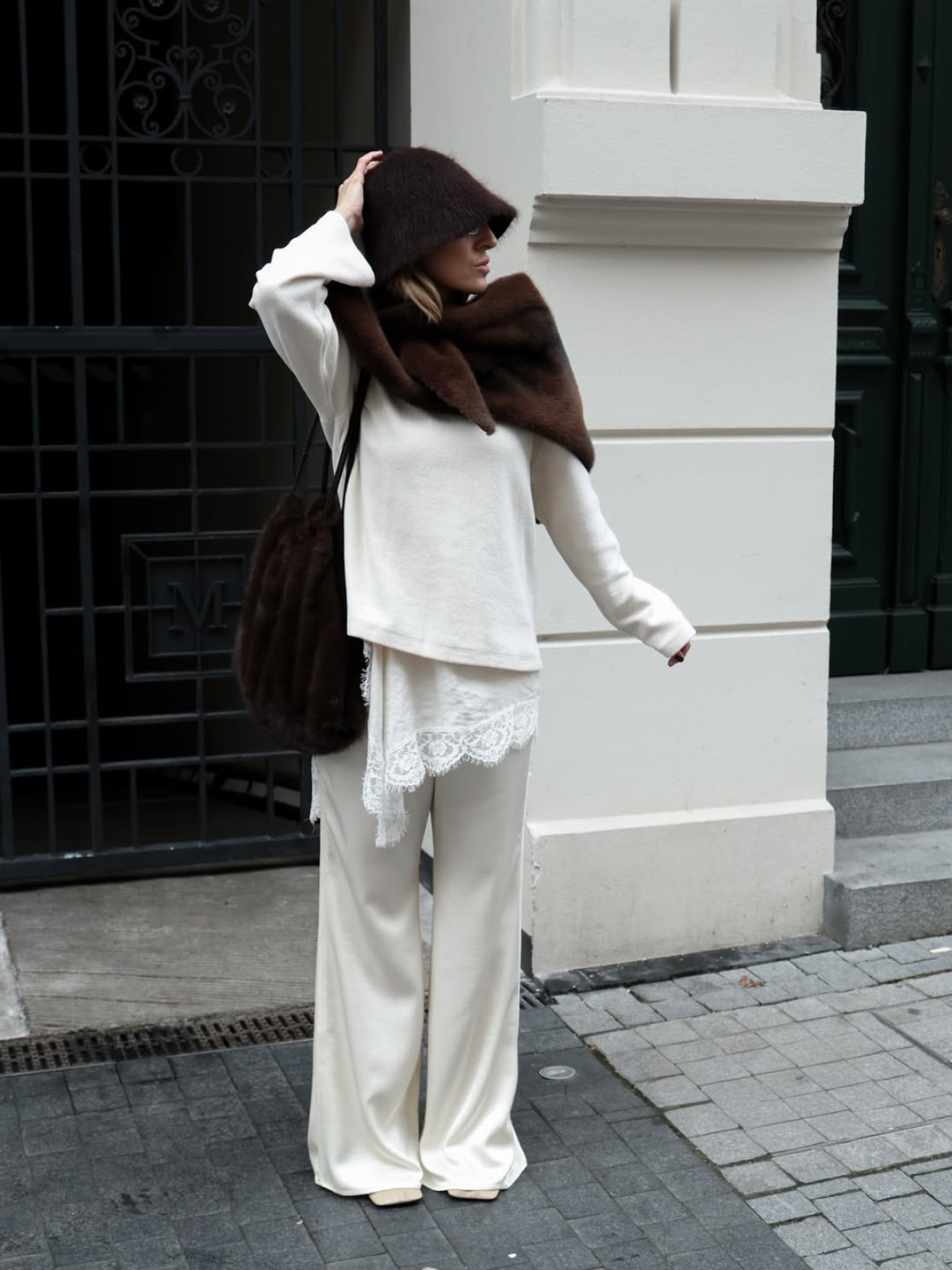 Зимові шарфи: стильні та легкі варіанти для твого неповторного луку.
3