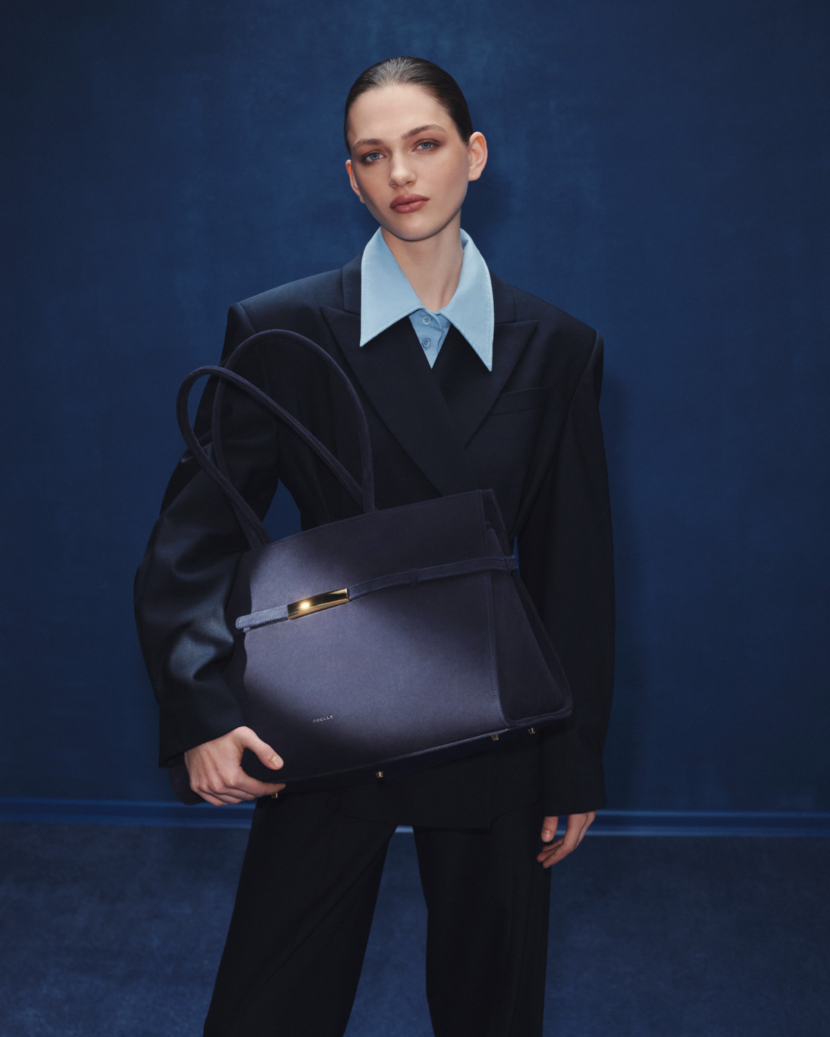 Містка сумка — провідний тренд моди 2026.
3