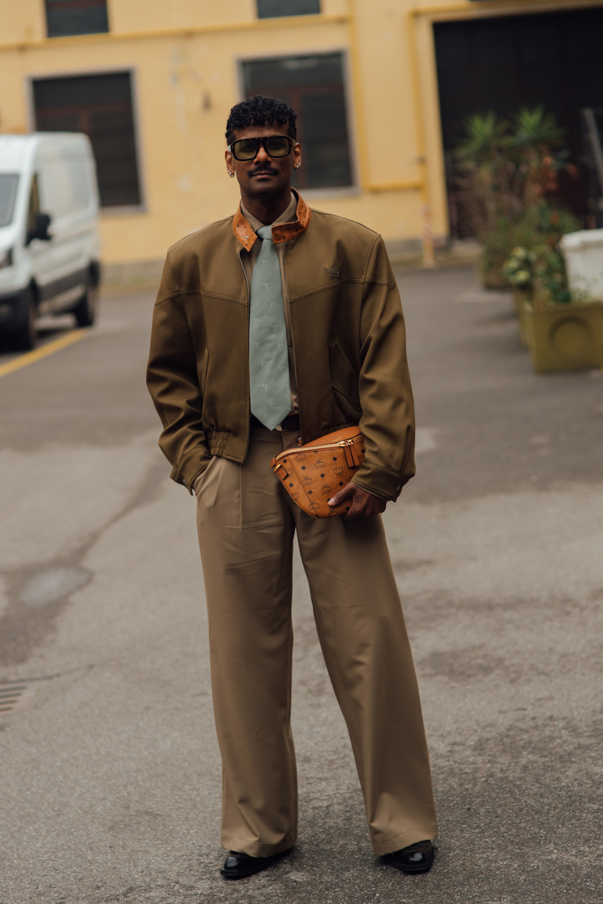 Модний стритстайл з Тижня чоловічої моди у Мілані: ключові луки та тенденції сезону осінь-зима 2026
16