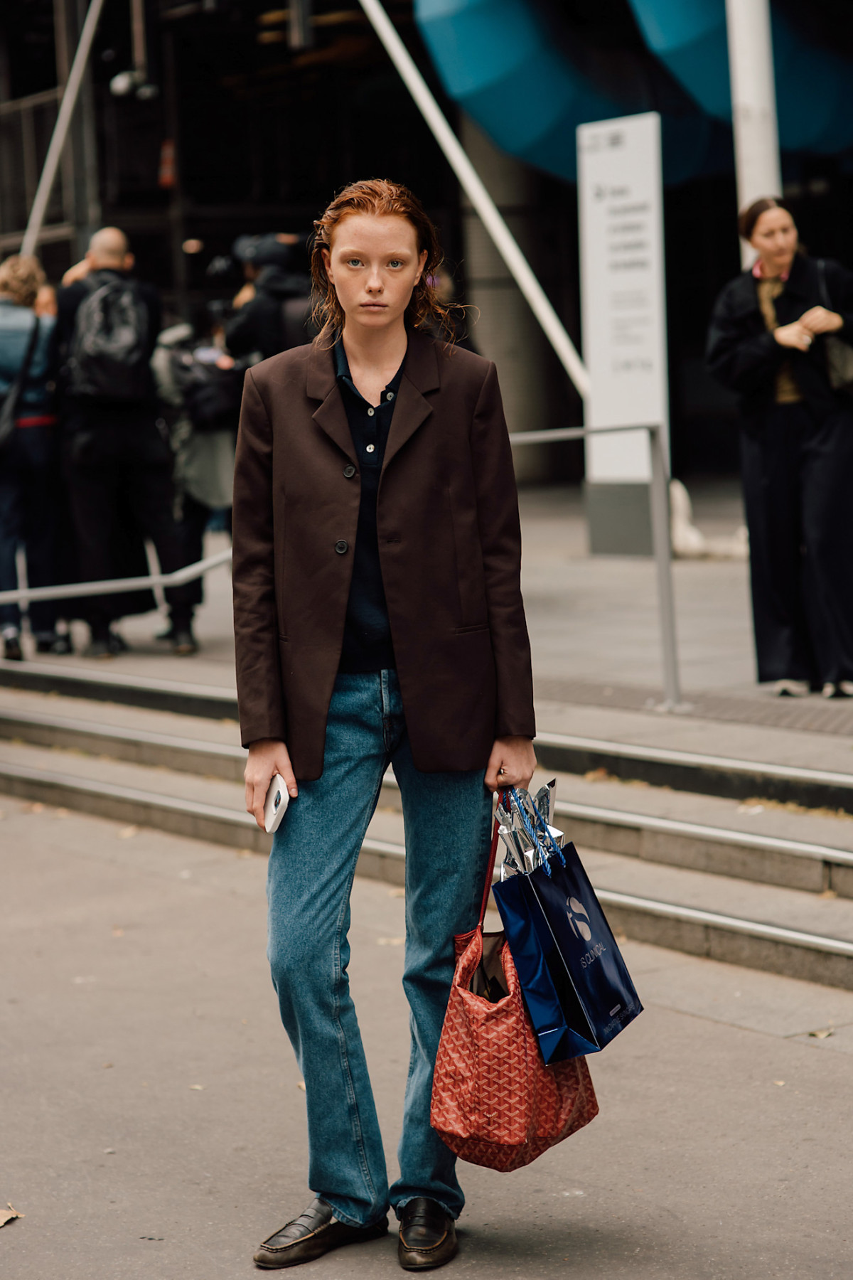 Джинси-труби: пік популярності деніму у 2026 році. Поради зі стилізації прямих джинсів цьогоріч.
5