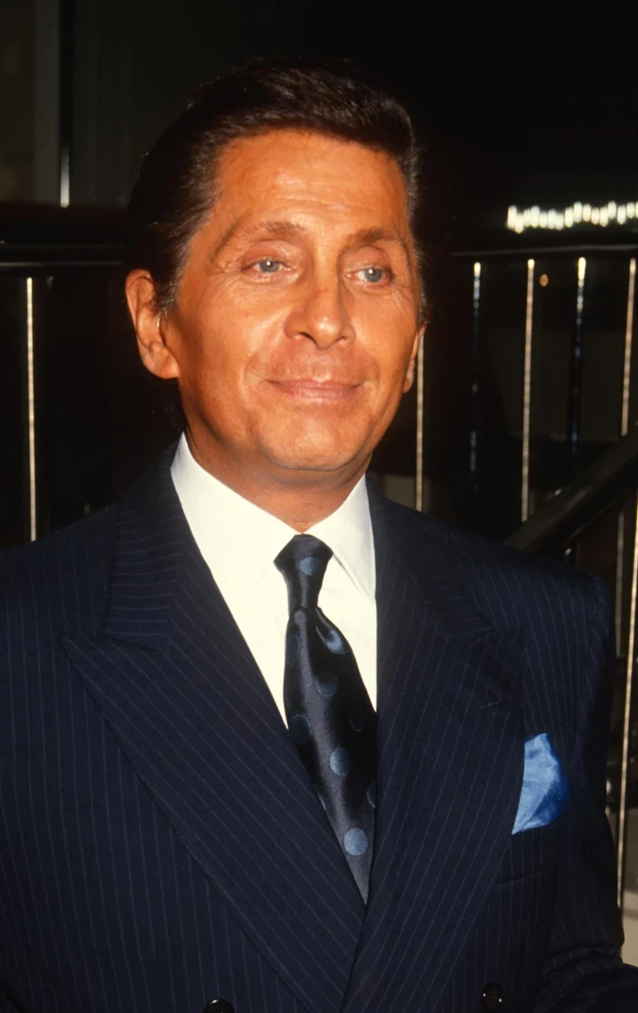 Валентино Гаравані, ікона світової моди та творець бренду Valentino, пішов з життя.
1