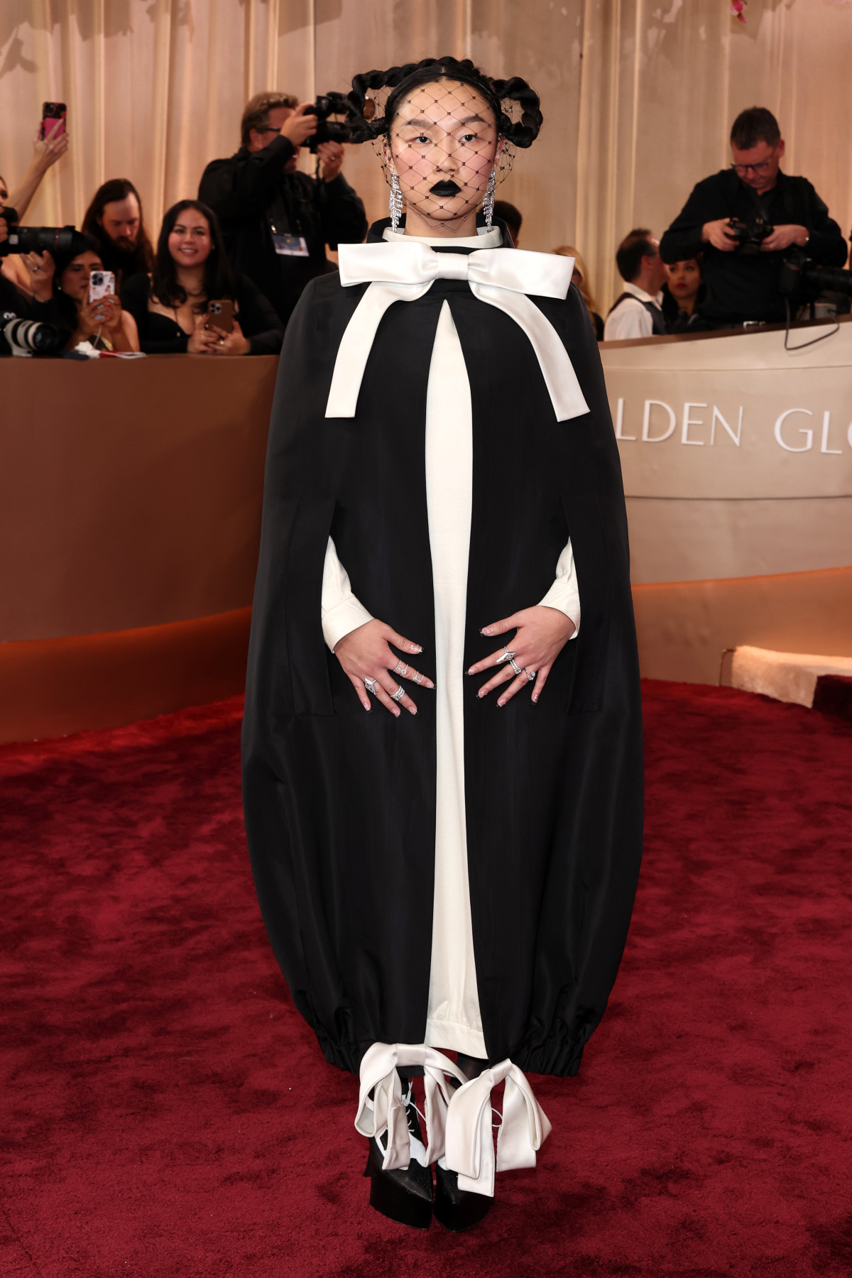 Найяскравіші зоряні вбрання з червоного хідника «Золотого глобуса — 2026»
3