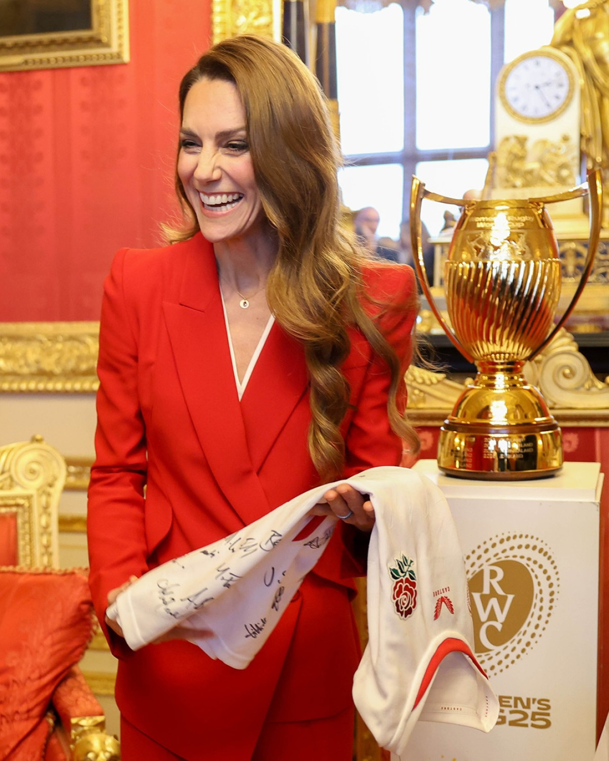 Головний тренд 2026: костюм-двійка, як у Кейт Міддлтон.
1