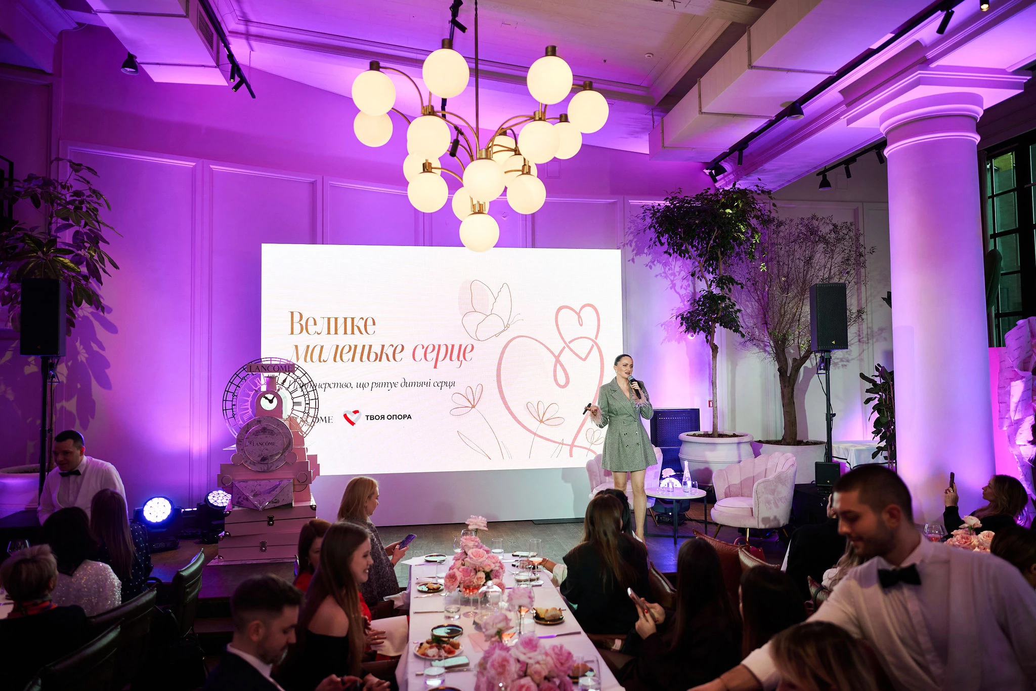 Дев'яносторіччя Lancôme: Київ святкує поважний ювілей французького бренду.
15