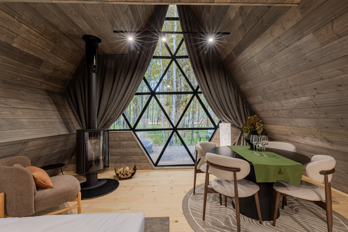 Повільне життя біля Києва: релакс в Mandra Petrichor
2