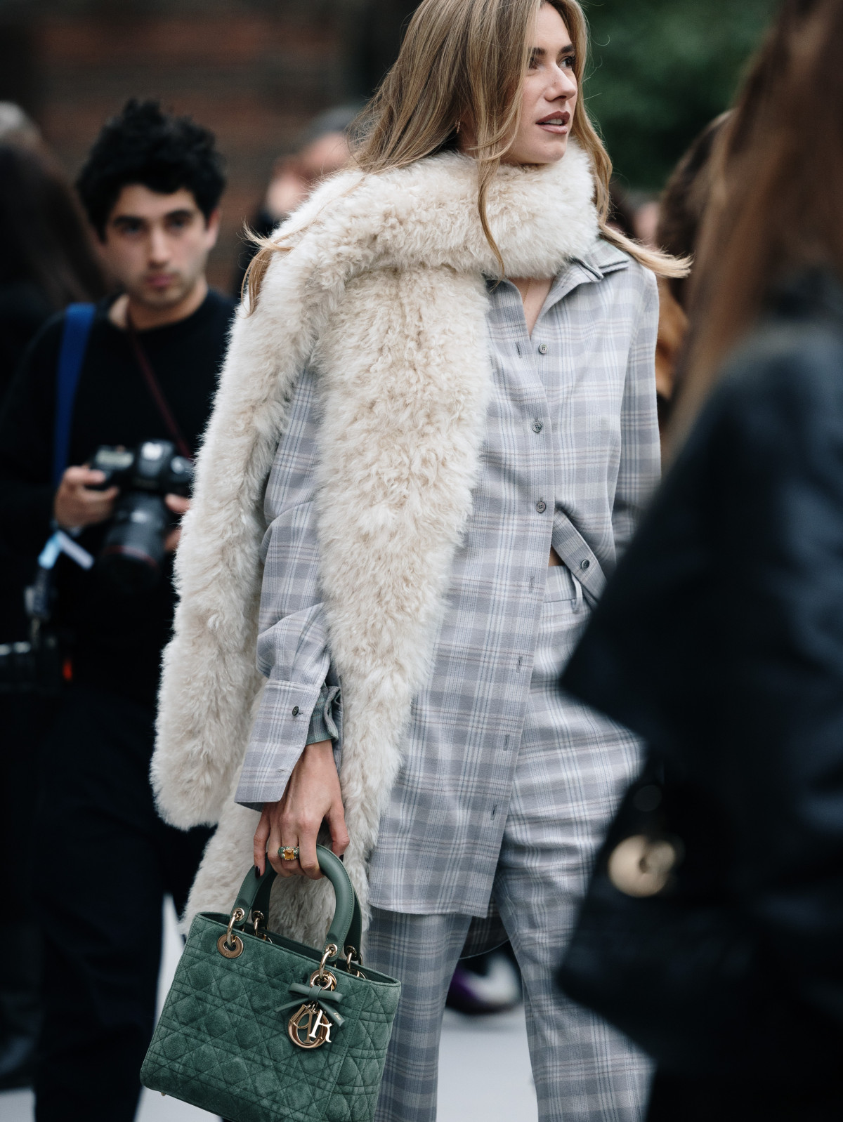 Модний стрітстайл цього сезону: образи гостей на Паризькому тижні моди.
3