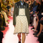 Фартух у 2026: ключовий елемент стилю та ідеї для ефектного носіння