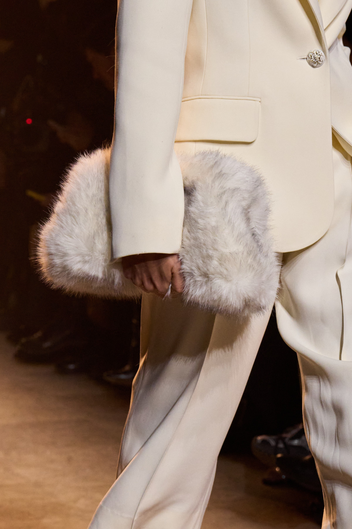 Наймодніші варіанти замість традиційної чорної сумки для поповнення гардеробу у 2026.
1