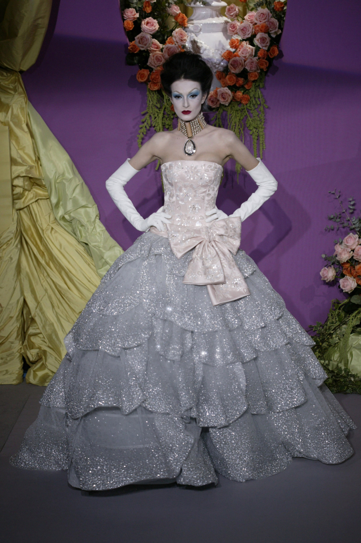 Мандрівка в минувшину: оповідь про вбрання Junon від Dior
3