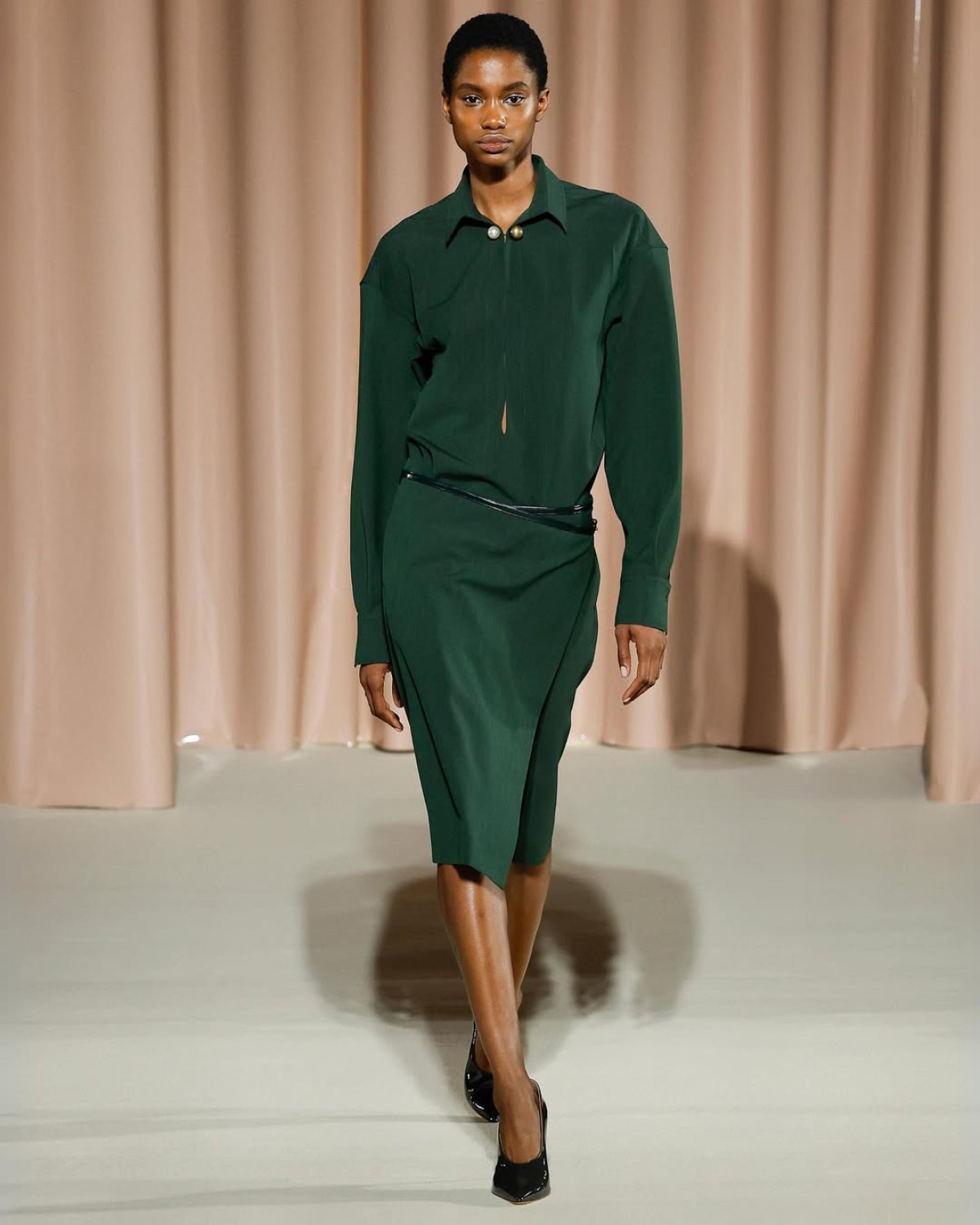 Malone Souliers: Біографія марки елітного взуття, обожнюваного Меган Маркл, Бейонсе і Гвінет Пелтроу
5