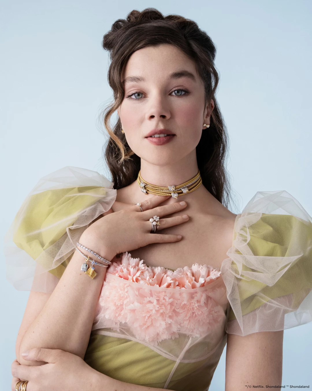 Pandora випускає ексклюзивну лінійку коштовностей, створену за мотивами серіалу "Бріджертони"
0