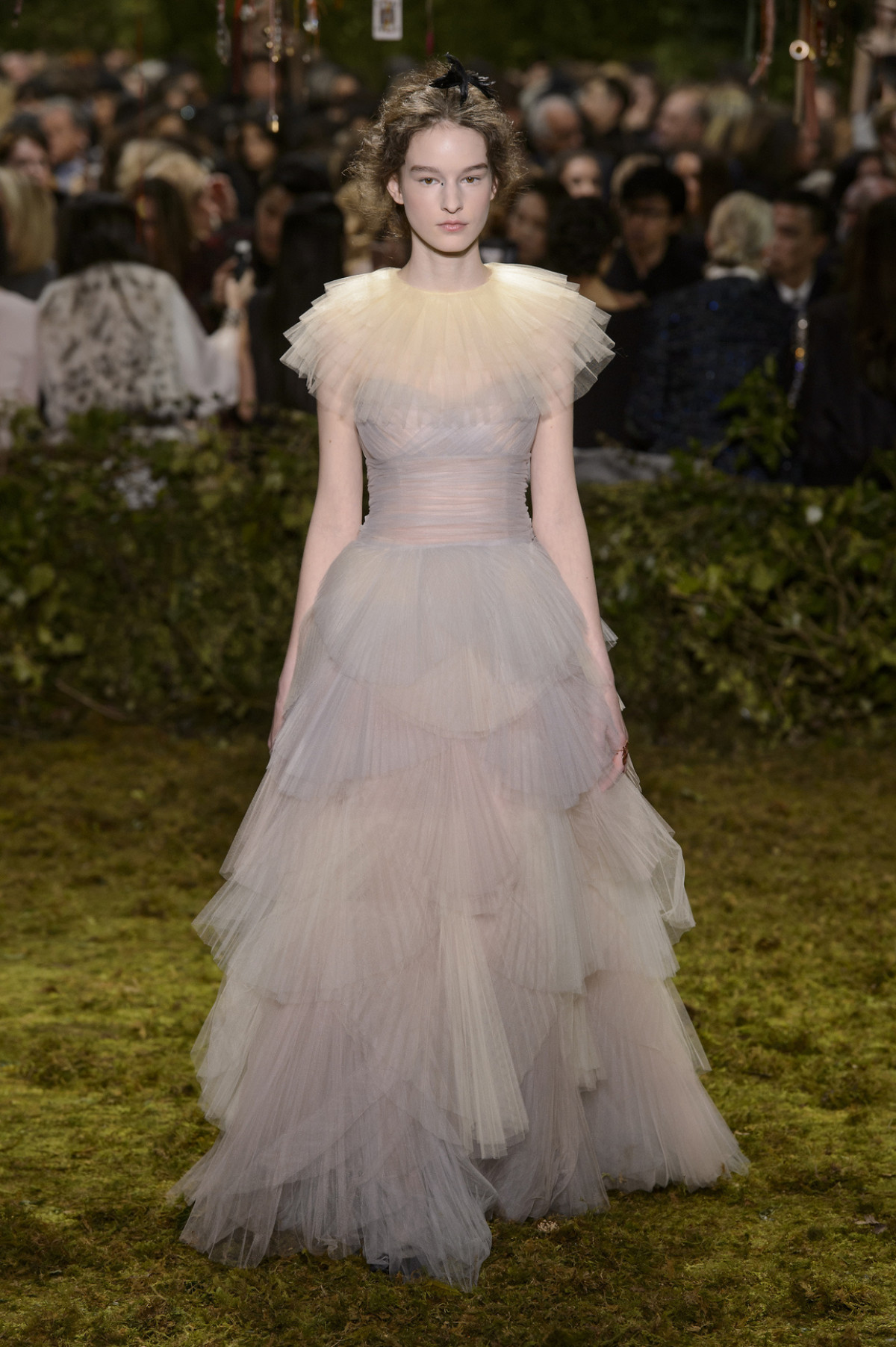 Мандрівка в минувшину: оповідь про вбрання Junon від Dior
4