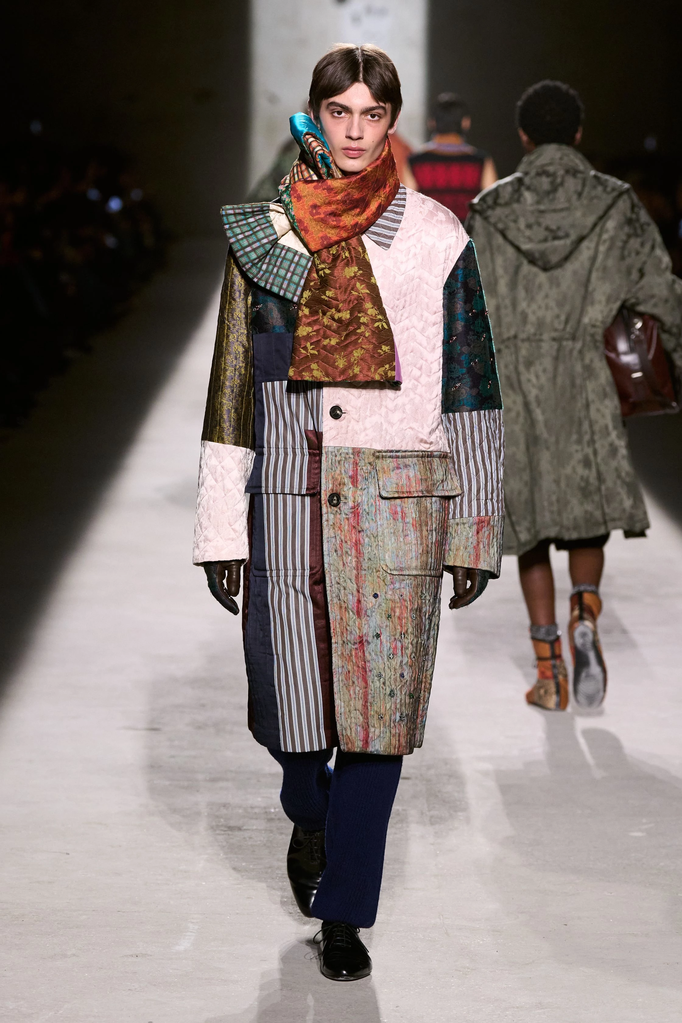 Змужніння з нюансами: свіжа чоловіча лінія Dries Van Noten, сезон осінь-зима 2026/2027
13