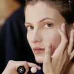 Відтворення косметичних луків з нью-йоркського дефіле Chanel.