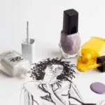 Секрети тривалого манікюру: 9 порад, як запобігти швидкому сколюванню звичайного лаку.