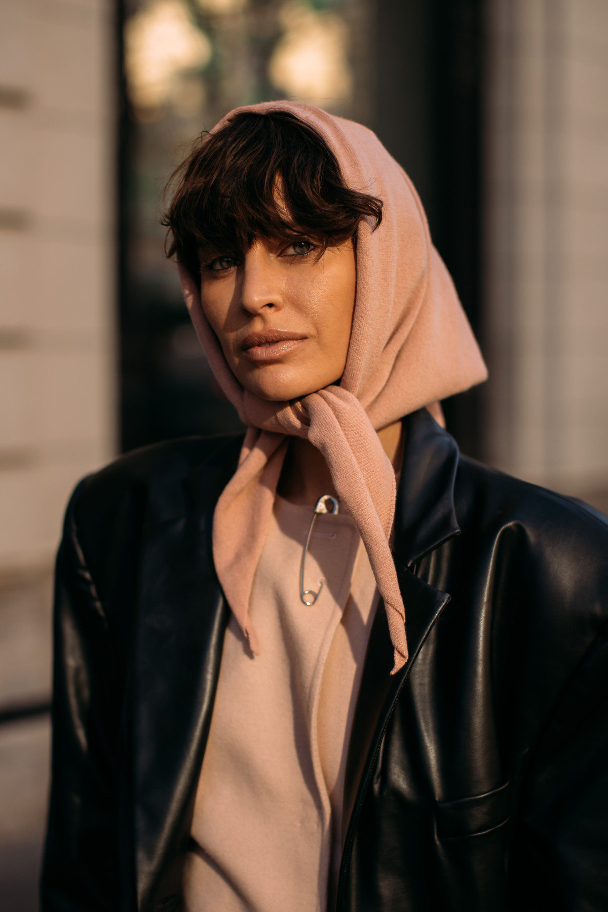 Теплі шапки, кепки та капелюхи: топ-30 зимових трендів головних уборів для стильних жінок
12