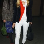 У 2026-му в моді білі джинси: стиль зірок 90-х та 00-х