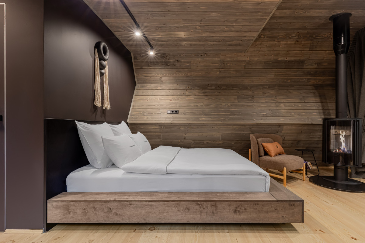 Повільне життя біля Києва: релакс в Mandra Petrichor
3