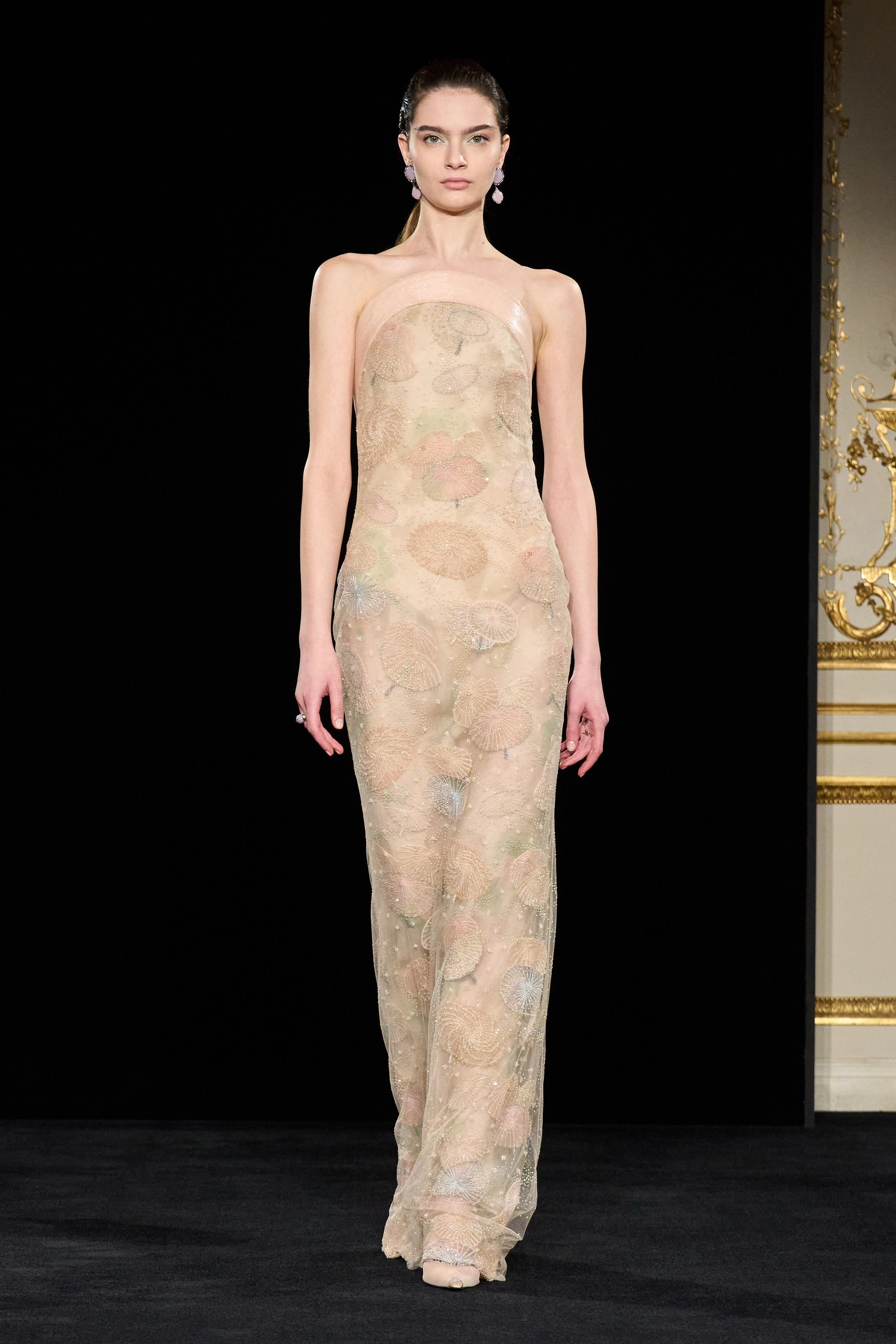 Armani Privé: перший показ Сільвани Армані – що представили?
8