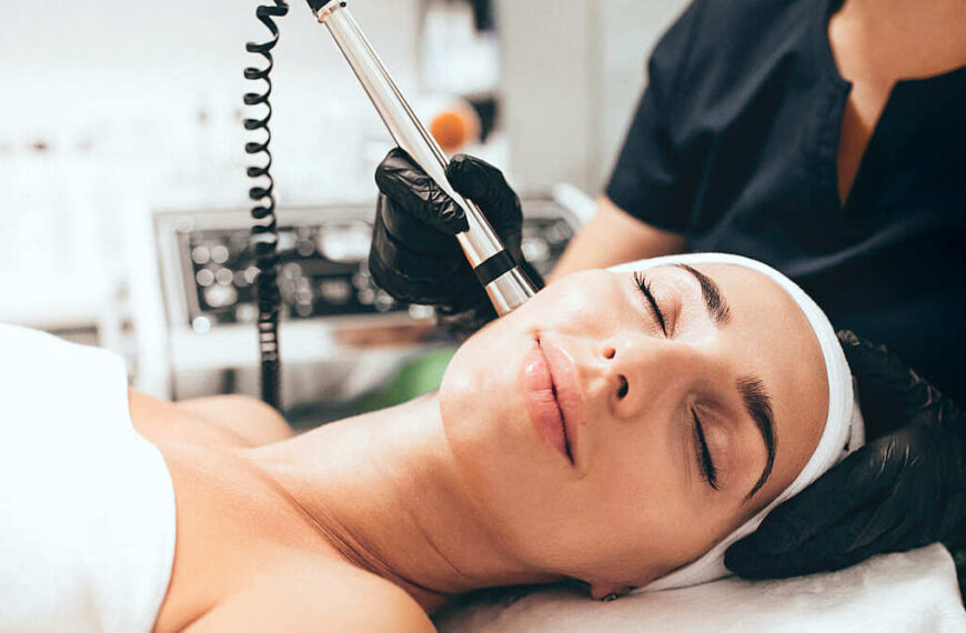 Апаратні процедури в салоні: як зробити так, щоб клієнти поверталися курсами