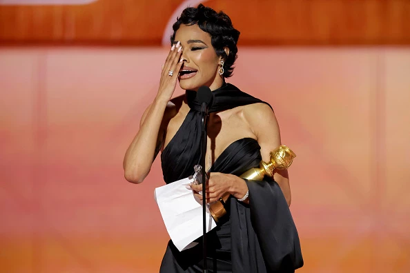 "Золотий глобус" 2026: Ефектні дизайни нігтів з церемонії.
5