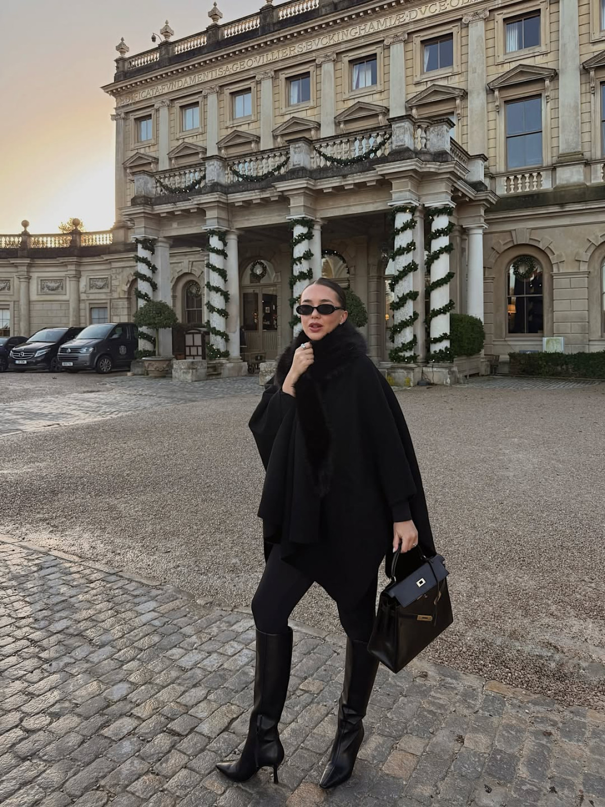 Лосини та боти — вічна комбінація, що зводить з розуму стильних дівчат взимку 2026
2