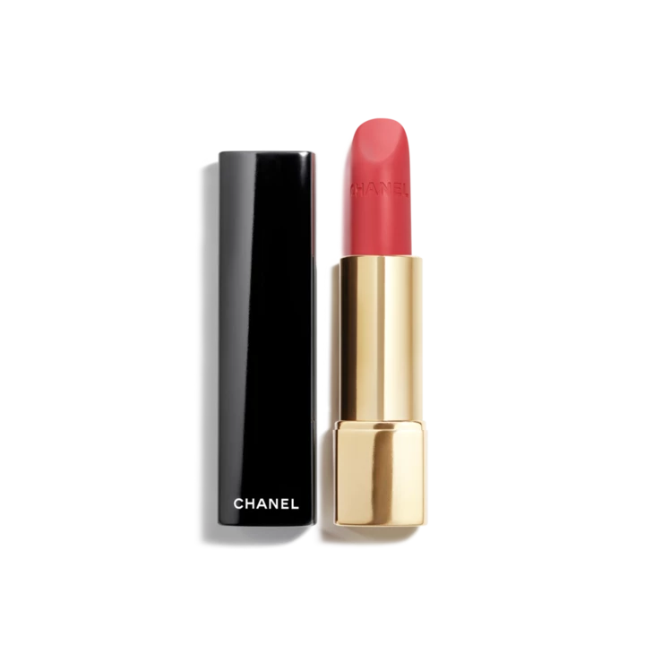 Відтворення косметичних луків з нью-йоркського дефіле Chanel.
16