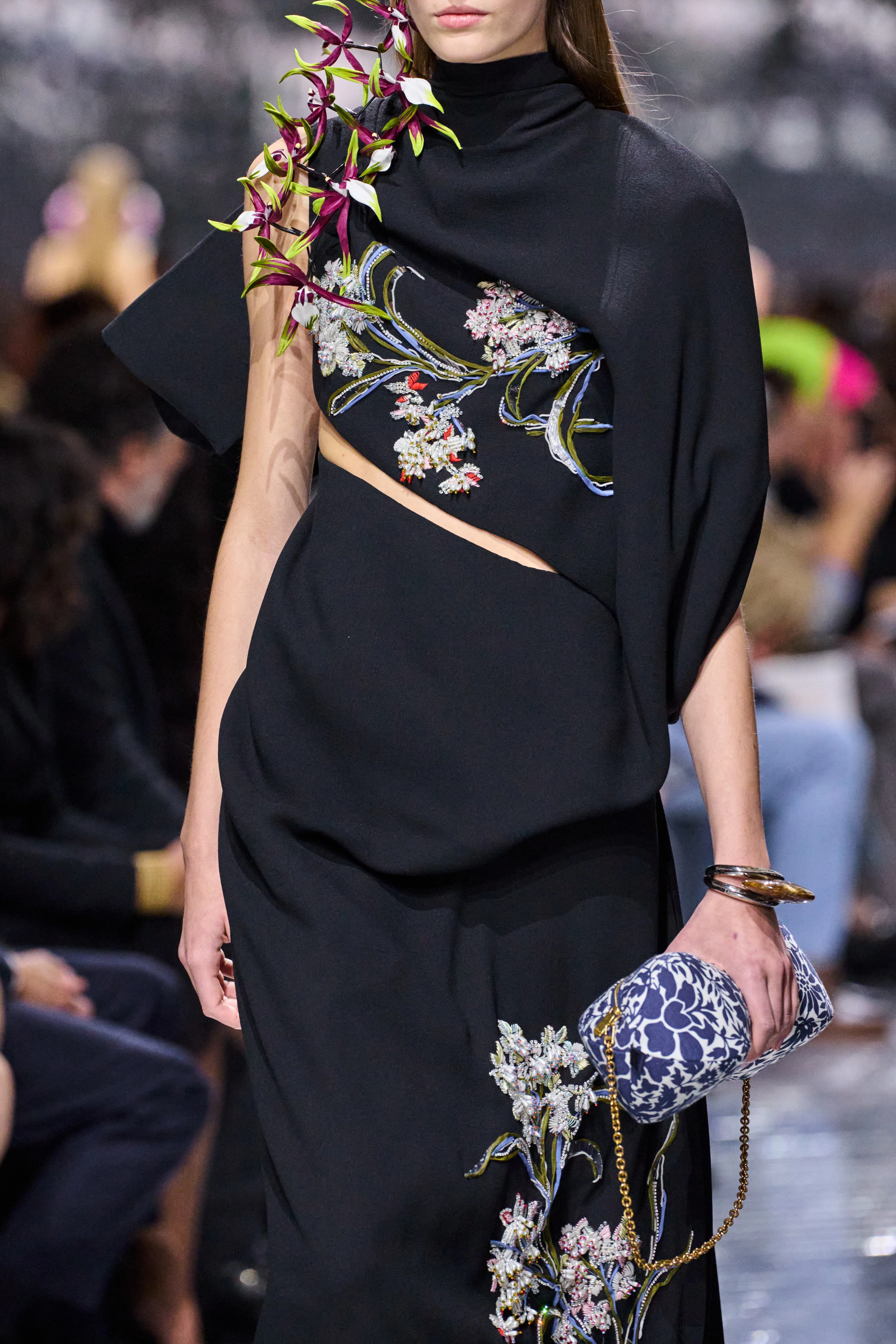 Dior знову популяризує оригінальні сумочки
0