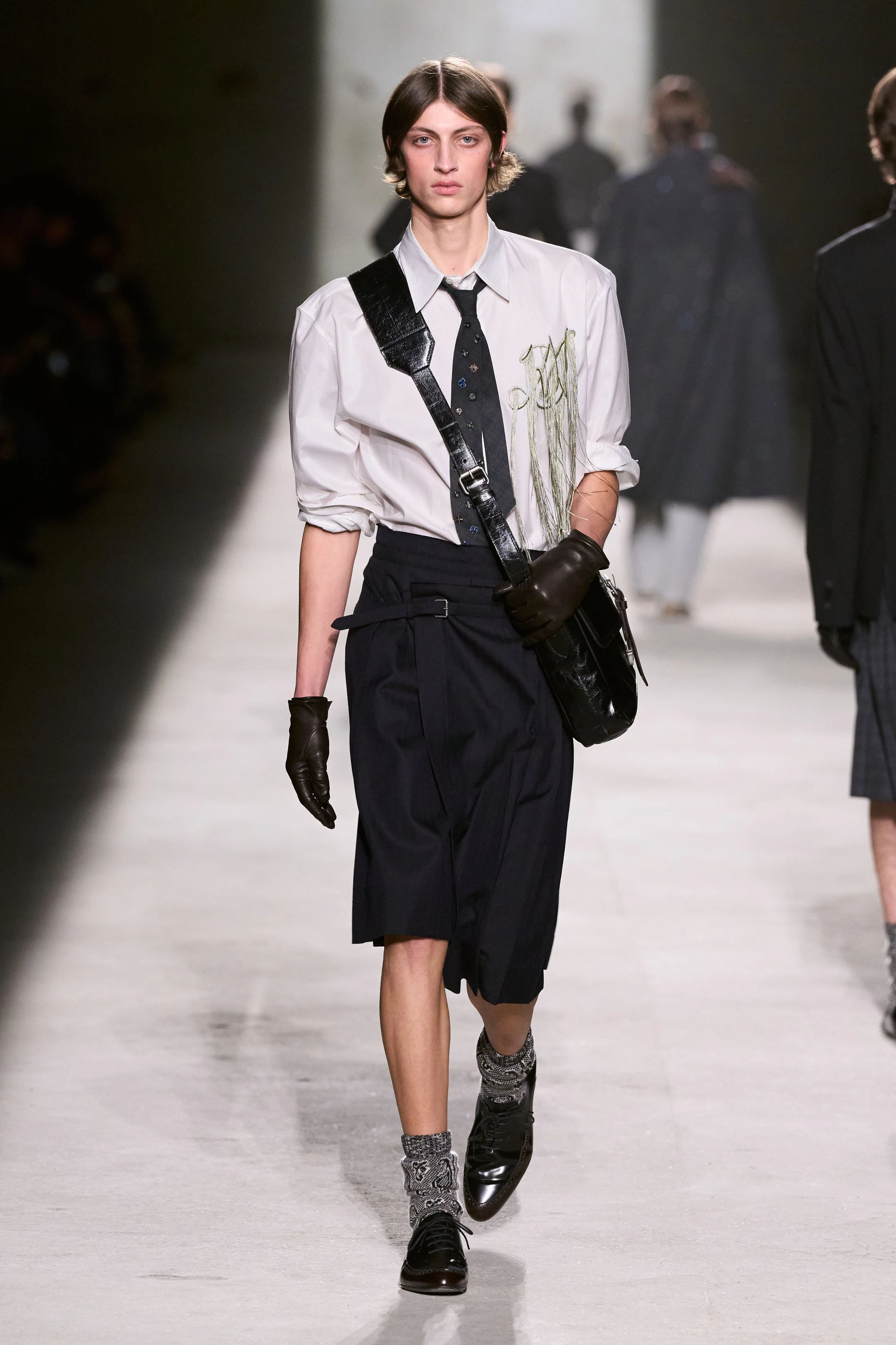 Змужніння з нюансами: свіжа чоловіча лінія Dries Van Noten, сезон осінь-зима 2026/2027
19