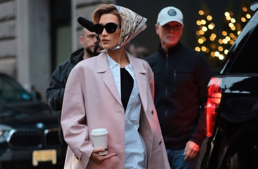 Белла Хадід — остання зірка, яка прийняла цей тренд головних уборів середини…