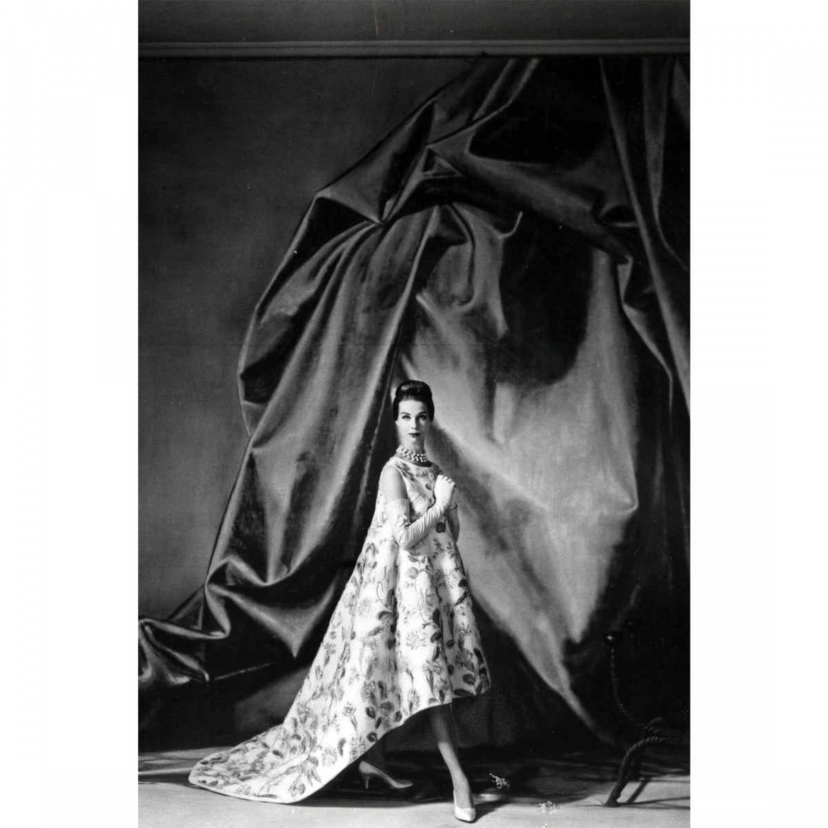 Крістобаль Баленсіага: Зміна обличчя високої моди геніальним дизайнером
11