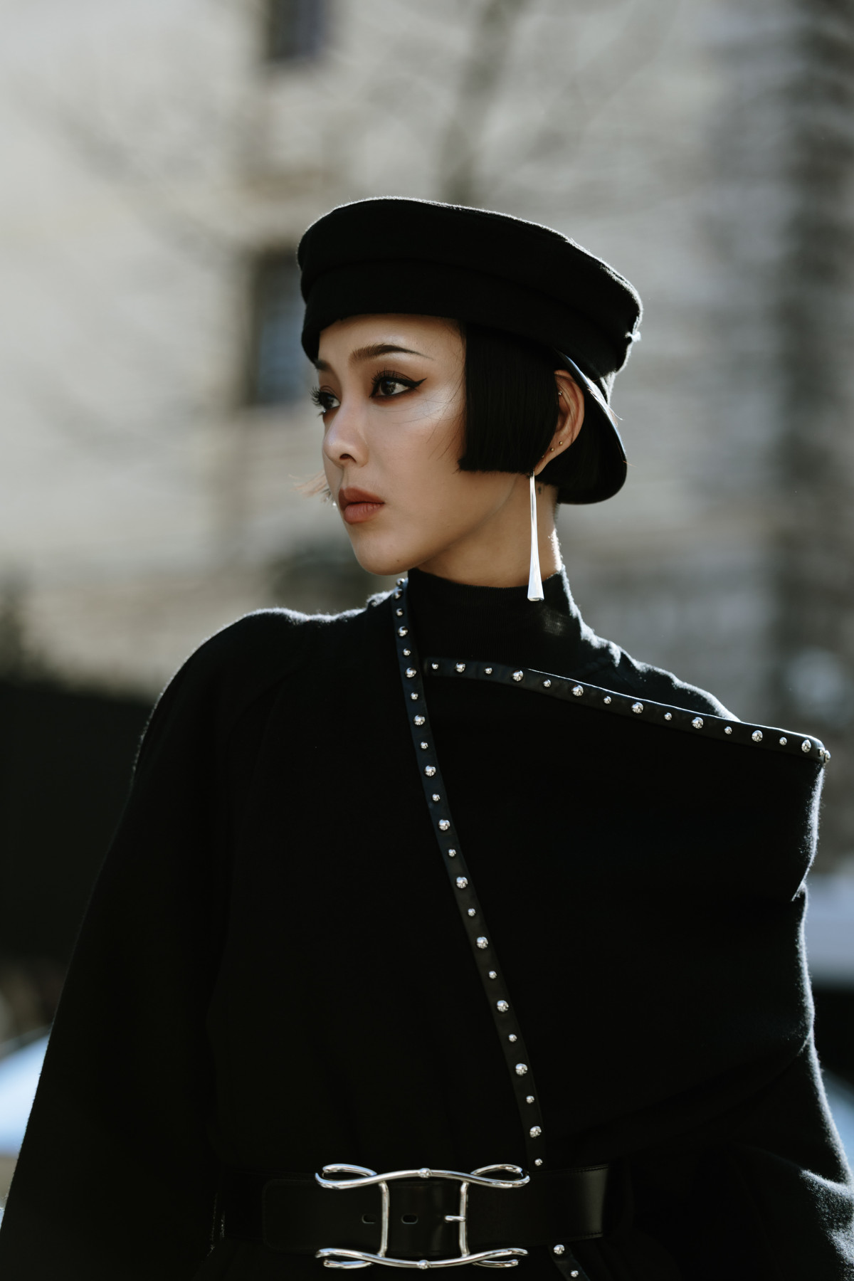 Теплі шапки, кепки та капелюхи: топ-30 зимових трендів головних уборів для стильних жінок
11