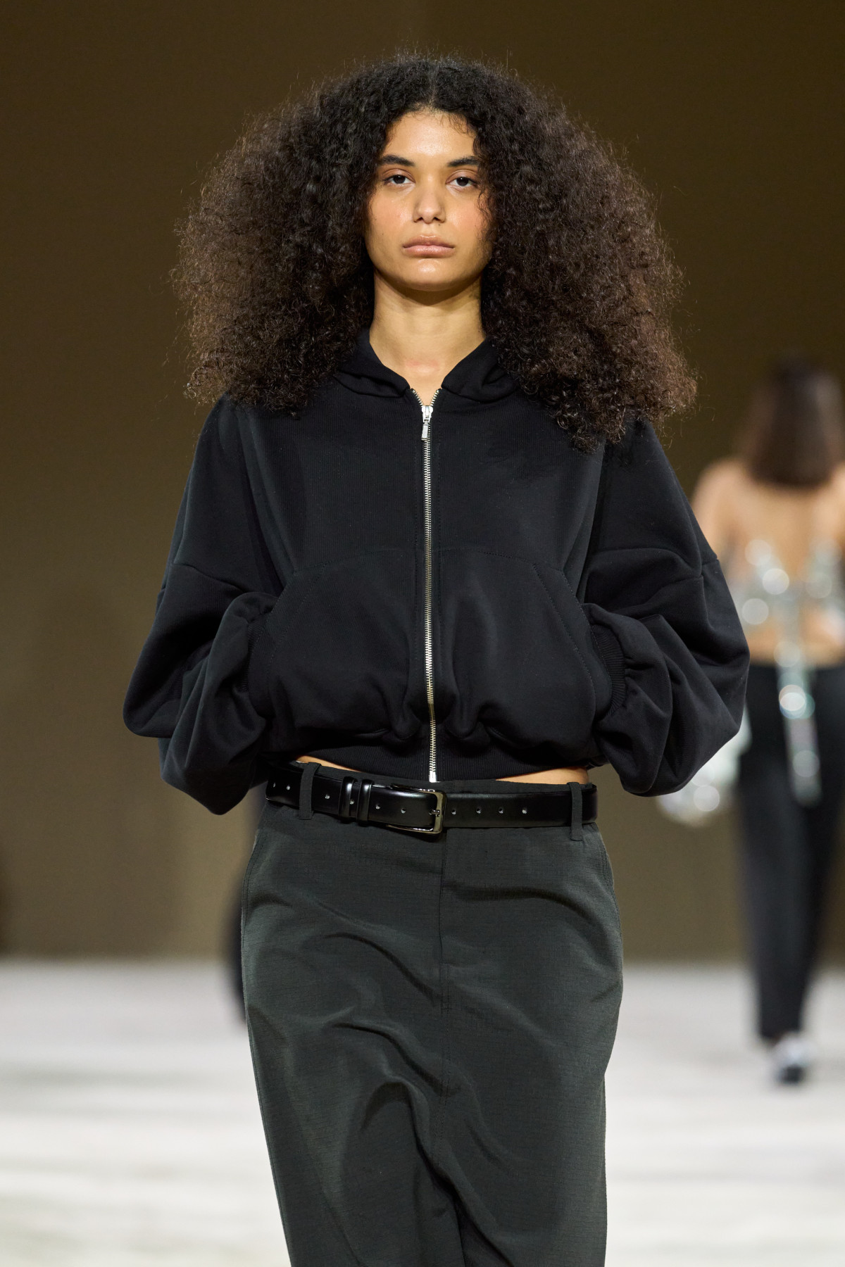 Знову в моді: цей вінтажний елемент стане головним трендом весни.
9