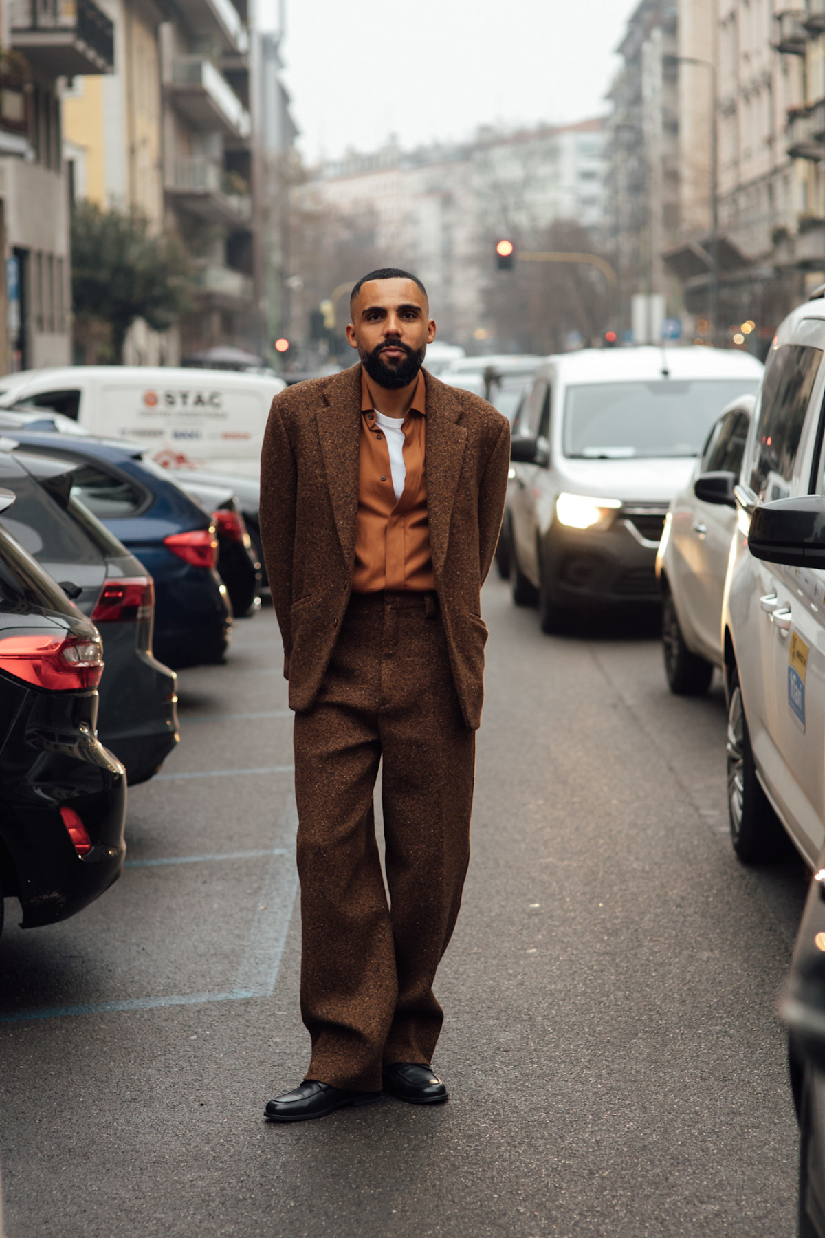 Модний стритстайл з Тижня чоловічої моди у Мілані: ключові луки та тенденції сезону осінь-зима 2026
8