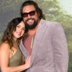 Джейсон Момоа та Адрія Арджона продовжують використовувати грайливі кольори та PDA у своїх образах на червоній доріжці.