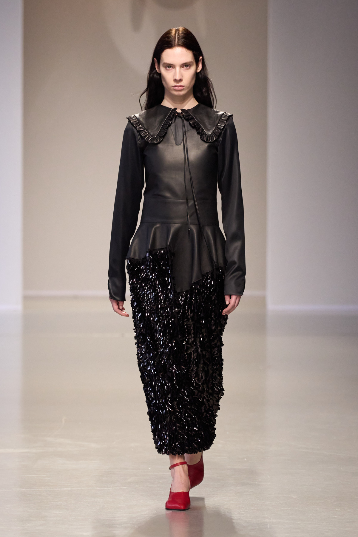 Блискуча спідниця: основа святкового гардеробу на майбутнє — причина купити її негайно
11