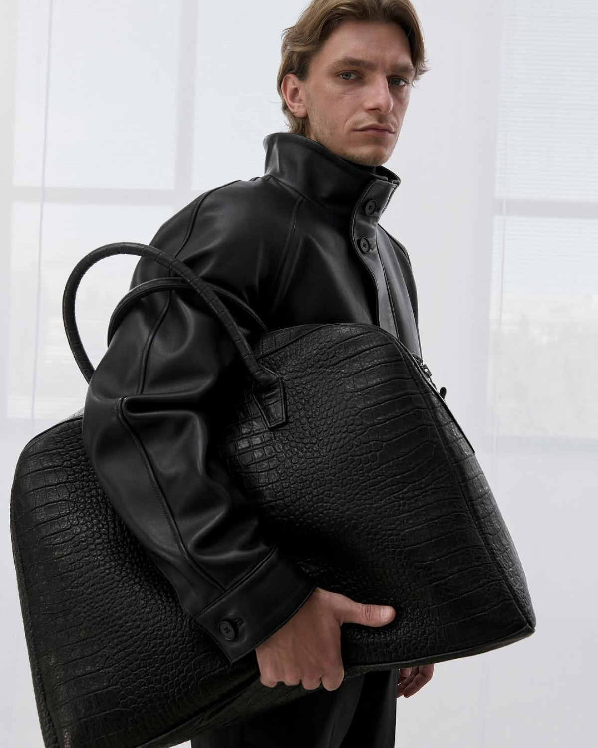 Містка сумка — провідний тренд моди 2026.
10