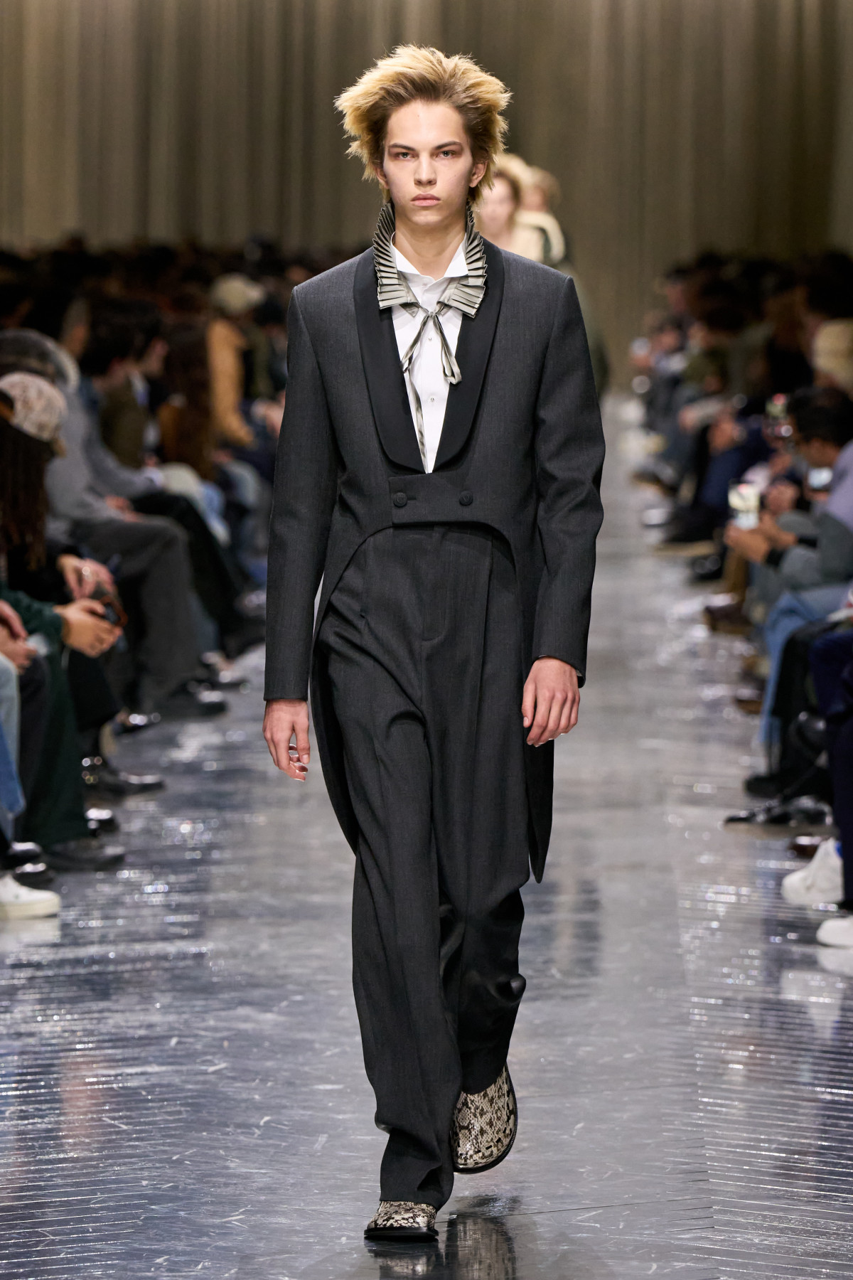 Андерсон переосмислює Dior: друга колекція на Паризькому тижні чоловічої моди
7