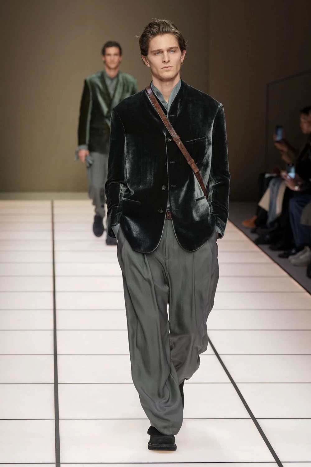 Джорджіо Армані слідом за Армані: як майбутня чоловіча збірка осінь-зима 2026/2027 по-новому тлумачить класичний стиль
1