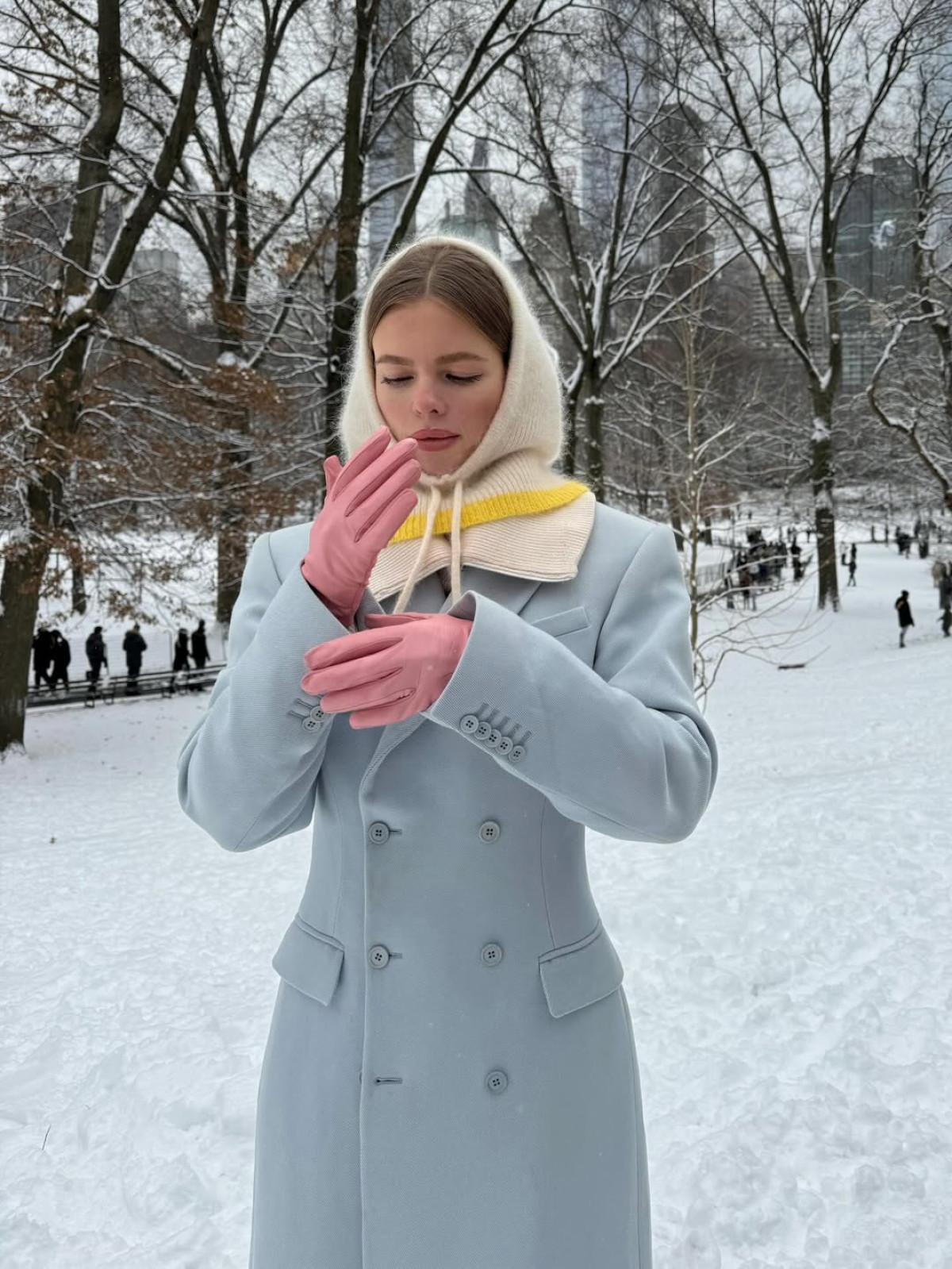 Капор — ключова заміна шапки цієї зими: причини придбати його зараз3