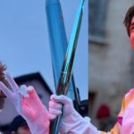 Хадсон Вільямс та Коннор Сторрі з команди Rivalry несуть олімпійський вогонь перед зимовими іграми